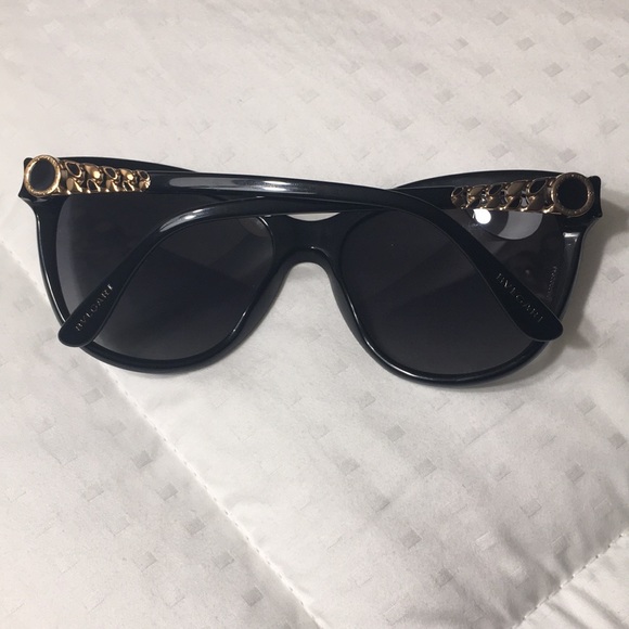 Authentic Bvlgari Black designer sunglasses + Case - Picture 2 of 8